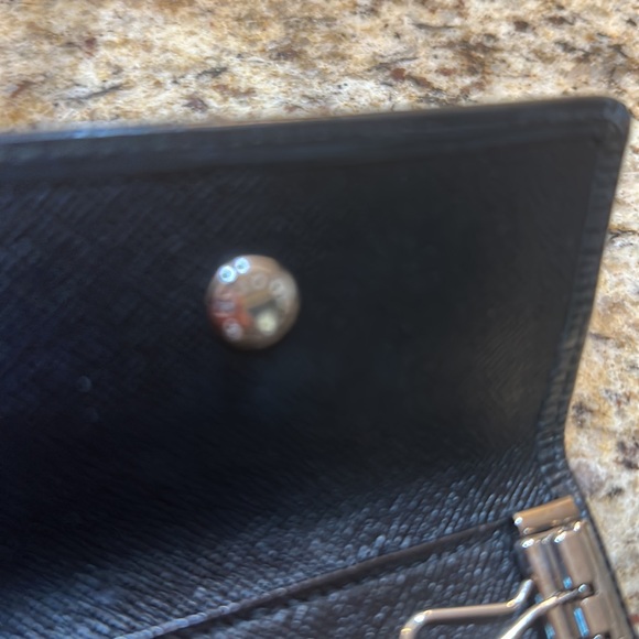 Louis Vuitton Keyholder - Picture 10 of 12